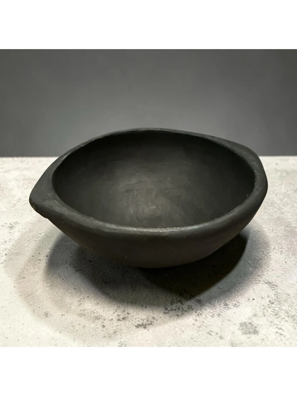 Ceramic Bowl Set 2-Piece Black Matte Round Bowls with Pour Spout/Lip